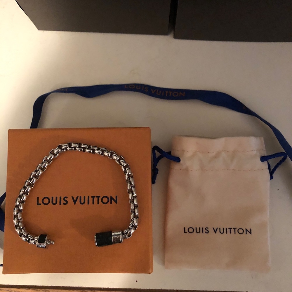 Men’s Louis Vuitton silver bracelet